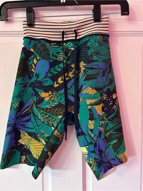 Tropical Print Women’s Drawstring Shorts in Green & Blue